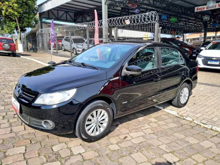 VOLKSWAGEN - VOYAGE - 2012/2013 - Preta - R$ 35.900,00