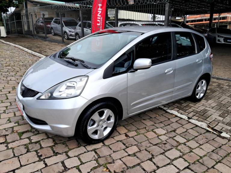 HONDA - FIT - 2010/2010 - Prata - R$ 42.900,00