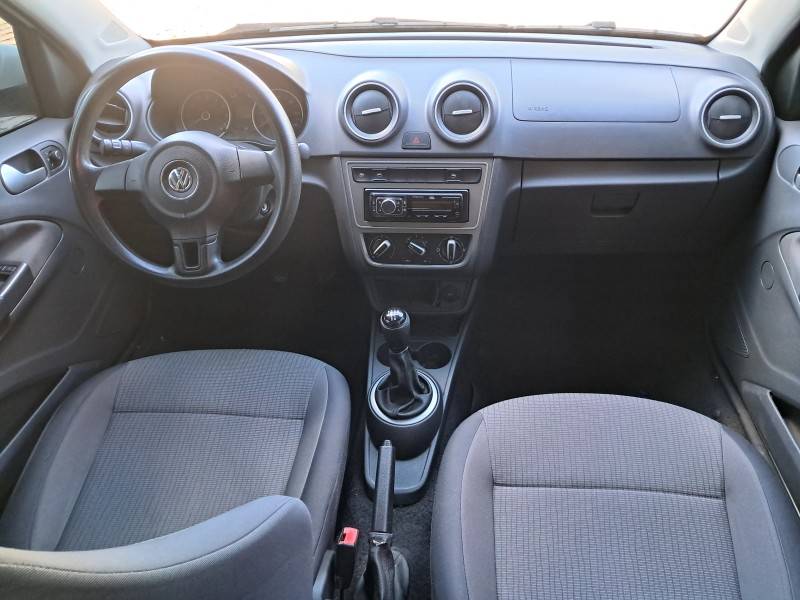 VOLKSWAGEN - VOYAGE - 2013/2014 - Branca - R$ 42.900,00