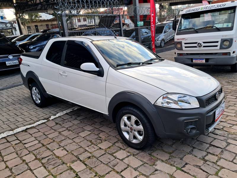 FIAT - STRADA - 2018/2019 - Branca - R$ 76.900,00