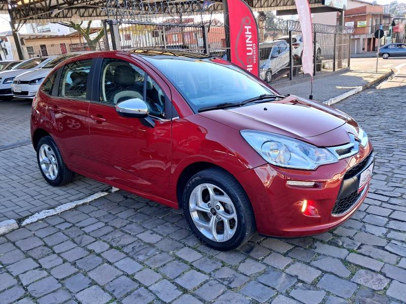 CITROËN - C3 - 2016/2017 - Vermelha - R$ 55.900,00