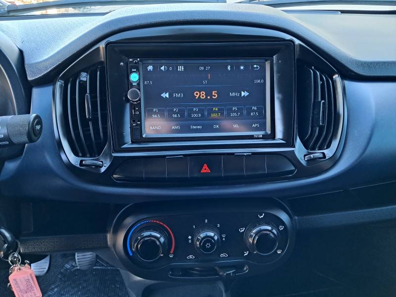FIAT - UNO - 2021/2021 - Branca - R$ 49.900,00