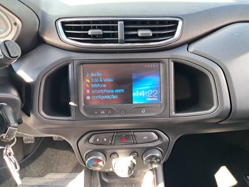 CHEVROLET - ONIX - 2013/2014 - Preta - R$ 48.900,00