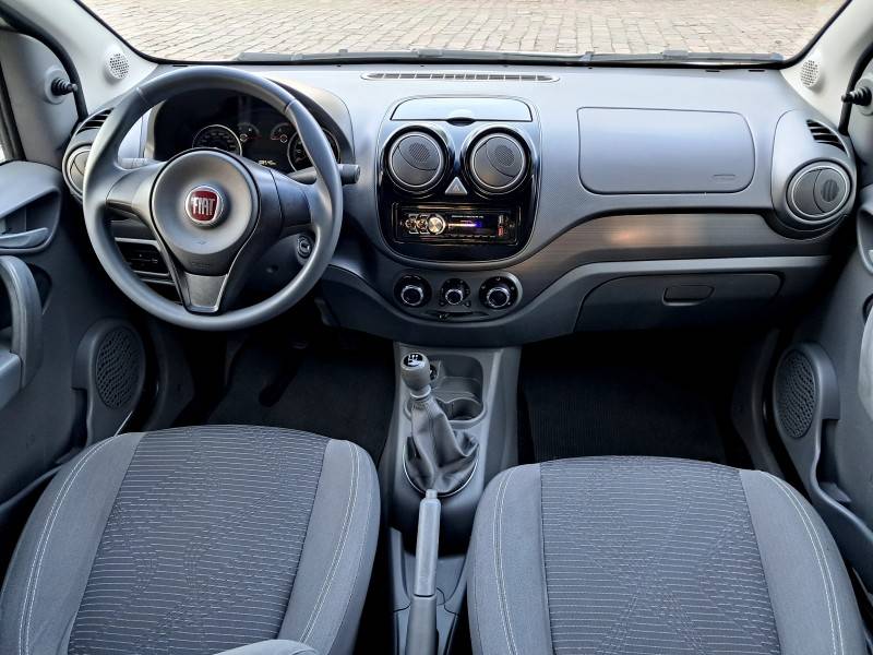 FIAT - PALIO - 2014/2015 - Branca - R$ 42.900,00