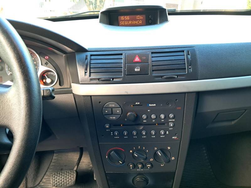 CHEVROLET - MERIVA - 2011/2012 - Preta - R$ 32.900,00