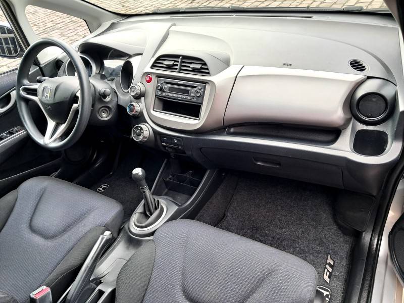 HONDA - FIT - 2010/2010 - Prata - R$ 42.900,00