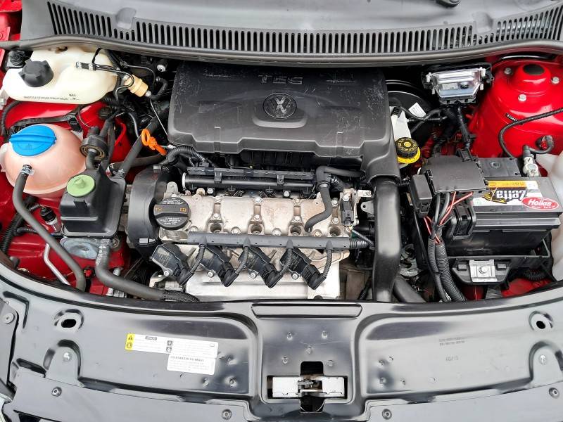 VOLKSWAGEN - FOX - 2014/2014 - Vermelha - R$ 42.900,00