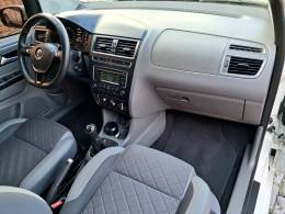 VOLKSWAGEN - FOX - 2015/2016 - Branca - R$ 53.900,00