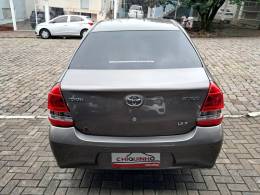 TOYOTA - ETIOS - 2017/2018 - Cinza - R$ 59.900,00