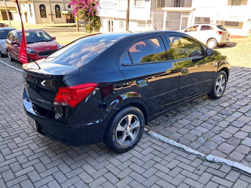 CHEVROLET - PRISMA - 2016/2017 - Preta - R$ 64.900,00