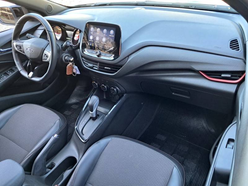 CHEVROLET - ONIX - 2022/2023 - Branca - R$ 89.900,00