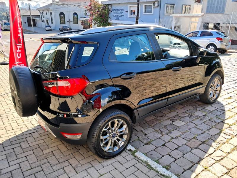 FORD - ECOSPORT - 2012/2013 - Preta - R$ 56.900,00