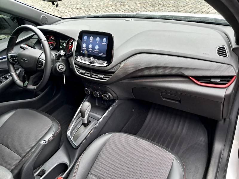 CHEVROLET - ONIX - 2023/2024 - Branca - R$ 96.900,00