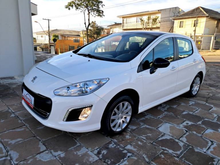 PEUGEOT - 308 - 2014/2015 - Branca - R$ 49.900,00