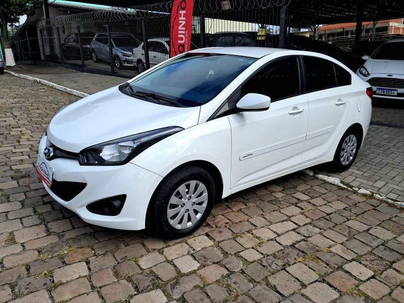 HYUNDAI - HB20S - 2015/2015 - Branca - R$ 55.900,00