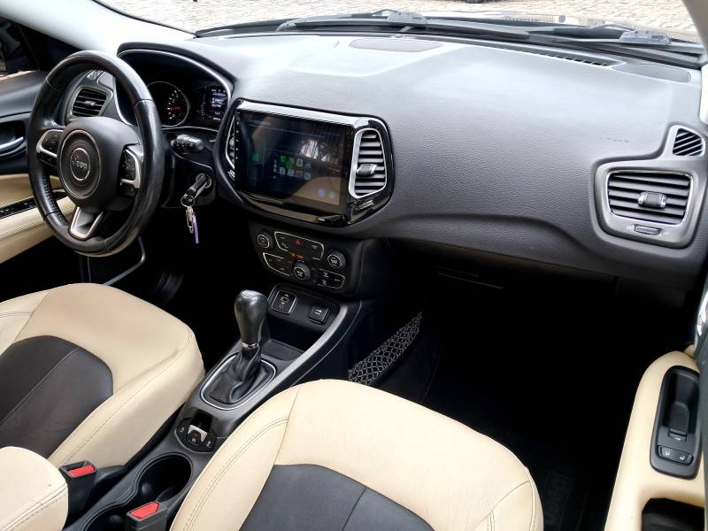 JEEP - COMPASS - 2017/2018 - Preta - R$ 92.900,00
