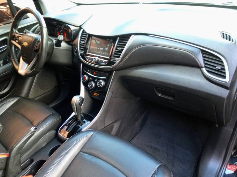 CHEVROLET - TRACKER - 2018/2018 - Preta - R$ 95.900,00