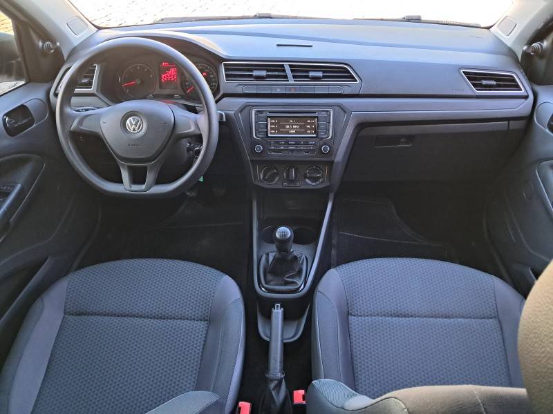 VOLKSWAGEN - VOYAGE - 2021/2022 - Branca - R$ 64.900,00