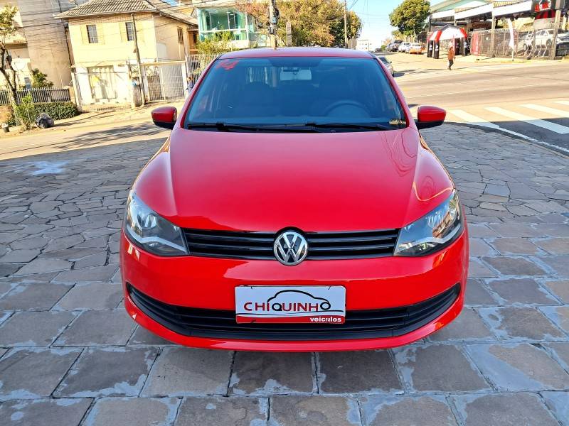 VOLKSWAGEN - VOYAGE - 2013/2014 - Vermelha - R$ 42.900,00