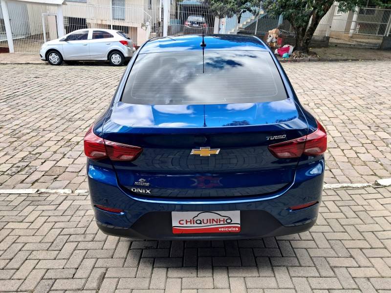 CHEVROLET - ONIX - 2022/2023 - Azul - R$ 79.900,00