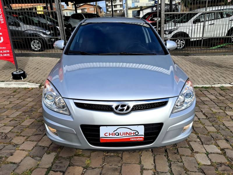 HYUNDAI - I30 - 2010/2011 - Prata - R$ 43.900,00