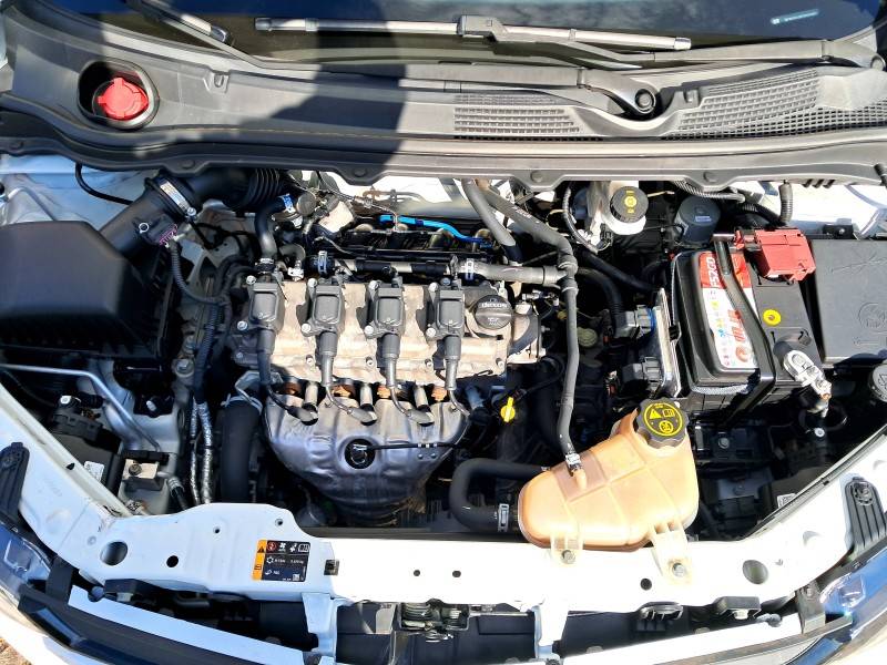 CHEVROLET - ONIX - 2021/2021 - Branca - R$ 63.900,00
