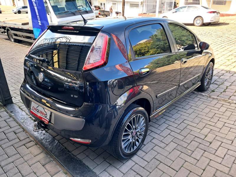 FIAT - PUNTO - 2012/2013 - Preta - R$ 45.900,00
