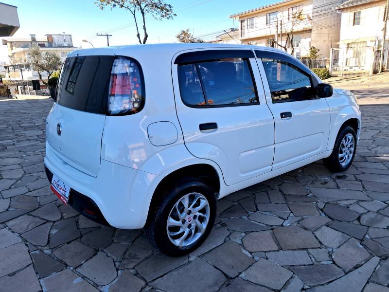 FIAT - UNO - 2021/2021 - Branca - R$ 49.900,00