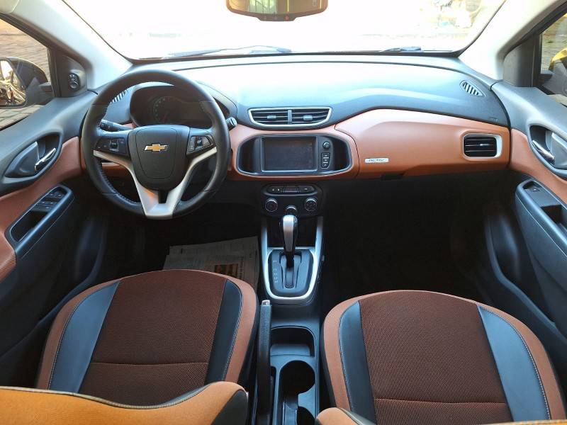 CHEVROLET - ONIX - 2017/2018 - Preta - R$ 69.900,00