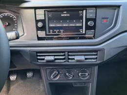 VOLKSWAGEN - POLO - 2023/2024 - Branca - R$ 76.900,00