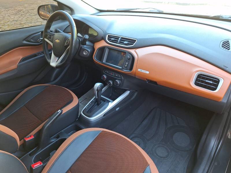 CHEVROLET - ONIX - 2017/2018 - Preta - R$ 69.900,00