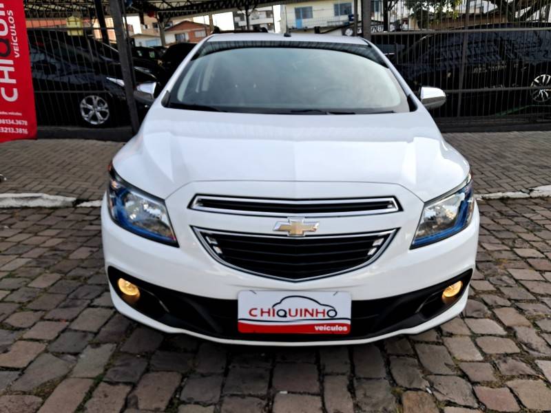 CHEVROLET - PRISMA - 2015/2015 - Branca - R$ 58.900,00
