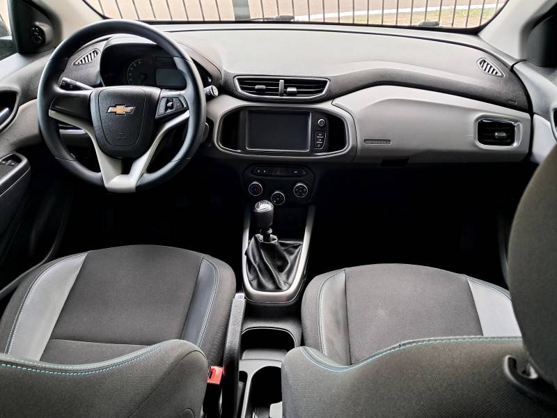 CHEVROLET - ONIX - 2018/2019 - Preta - R$ 62.900,00