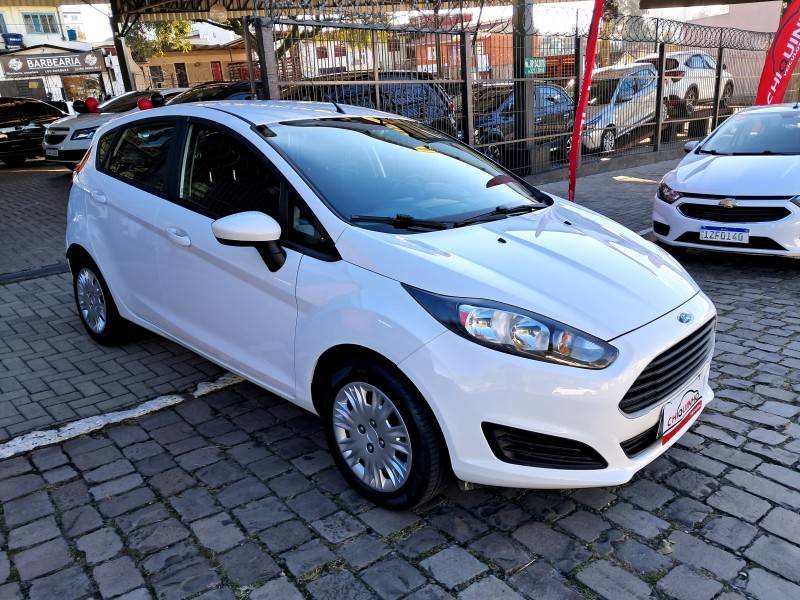 FORD - FIESTA - 2016/2016 - Branca - R$ 49.900,00