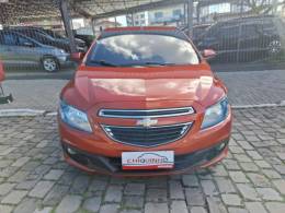 CHEVROLET - ONIX - 2012/2013 - Laranja - R$ 49.900,00