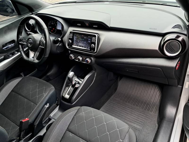 NISSAN - KICKS - 2019/2020 - Prata - R$ 87.900,00
