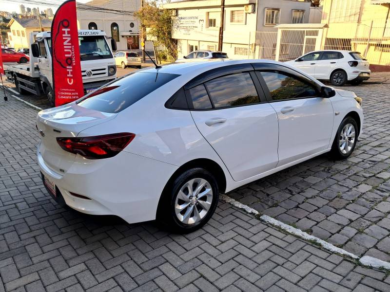 CHEVROLET - ONIX - 2021/2022 - Branca - R$ 83.900,00