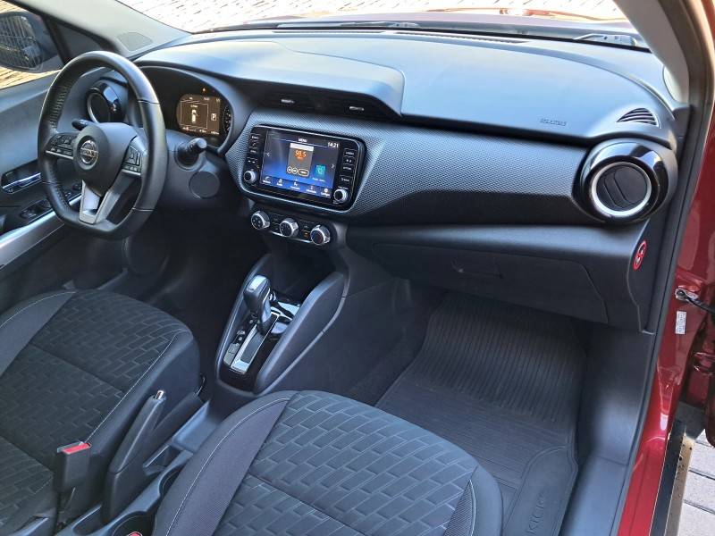 NISSAN - KICKS - 2021/2022 - Vermelha - R$ 99.900,00