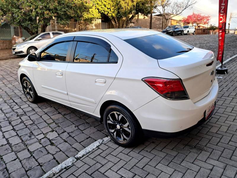 CHEVROLET - PRISMA - 2013/2014 - Branca - R$ 49.900,00