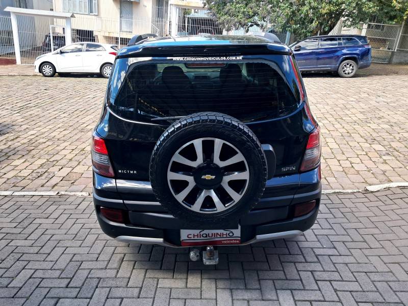 CHEVROLET - SPIN - 2015/2016 - Preta - R$ 64.900,00