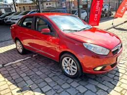 FIAT - GRAND SIENA - 2014/2015 - Vermelha - R$ 42.900,00