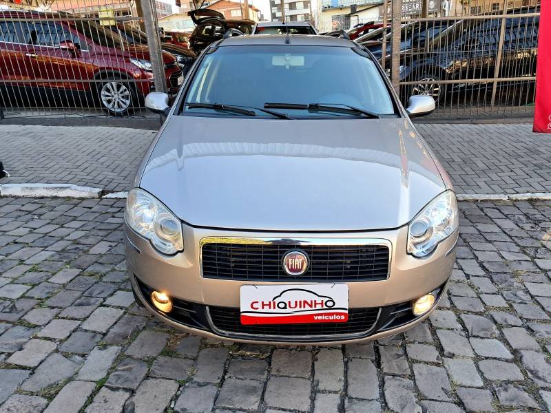 FIAT - PALIO - 2011/2012 - Bege - R$ 36.900,00