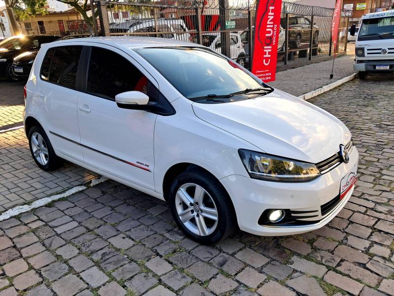 VOLKSWAGEN - FOX - 2015/2016 - Branca - R$ 53.900,00