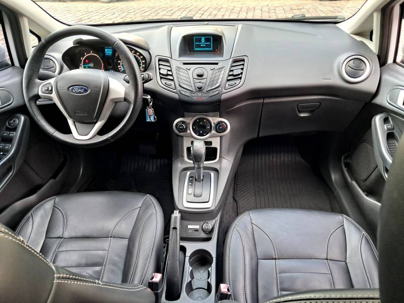 FORD - FIESTA - 2017/2017 - Branca - R$ 54.900,00