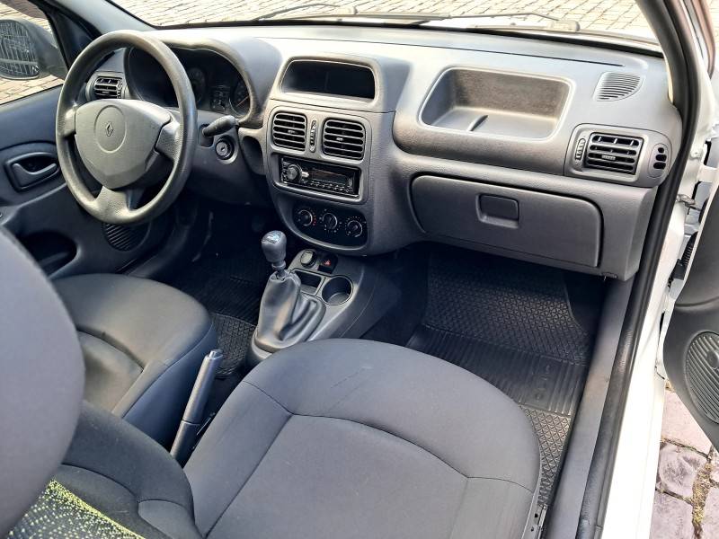 RENAULT - CLIO - 2013/2014 - Branca - R$ 24.900,00
