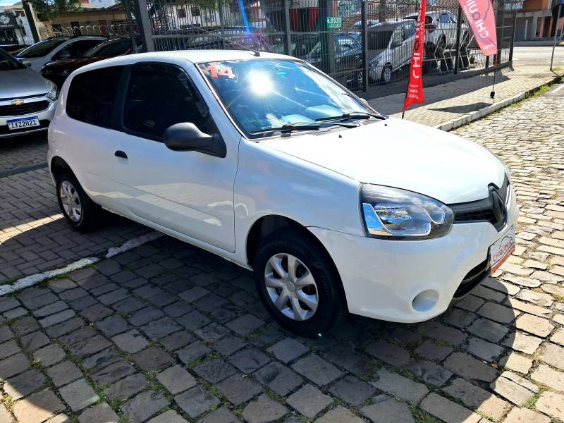 RENAULT - CLIO - 2013/2014 - Branca - R$ 24.900,00