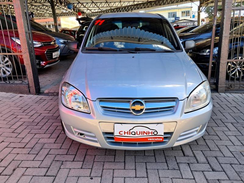 CHEVROLET - PRISMA - 2010/2011 - Prata - R$ 32.900,00