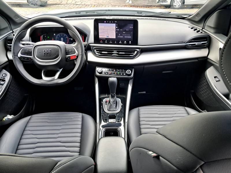 FIAT - FASTBACK - 2022/2023 - Prata - R$ 118.900,00