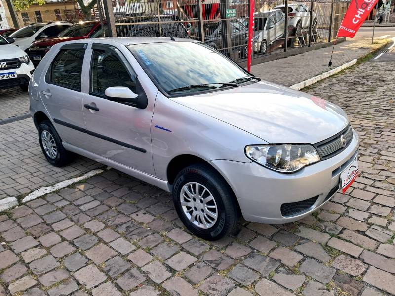 FIAT - PALIO - 2007/2008 - Prata - R$ 25.900,00
