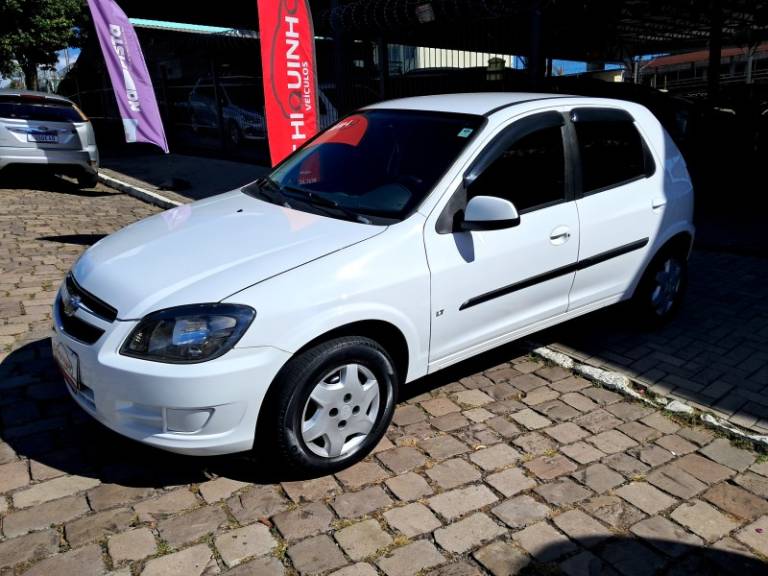 CHEVROLET - CELTA - 2014/2015 - Branca - R$ 35.900,00